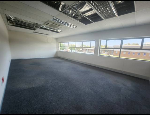 574M² OFFICE TO LET IN RANDJESPARK